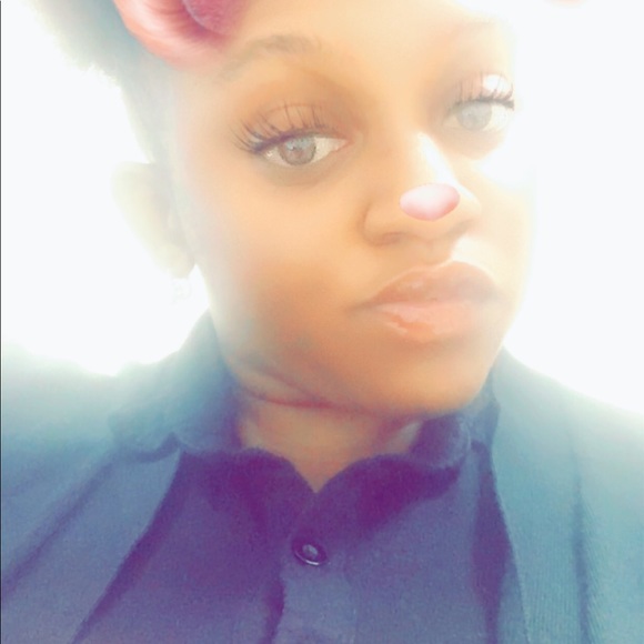 Meet your Posher, Lenesha - Picture 1 of 1